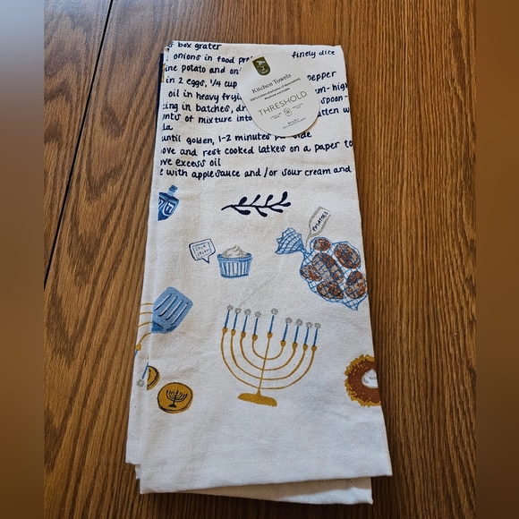 Hanukkah Dish Towels Set Of 2 Kitchen Potato Latkes Recipe NEW - Picture 1 of 14